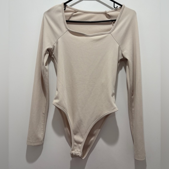 Beige bodysuit - Picture 2 of 2